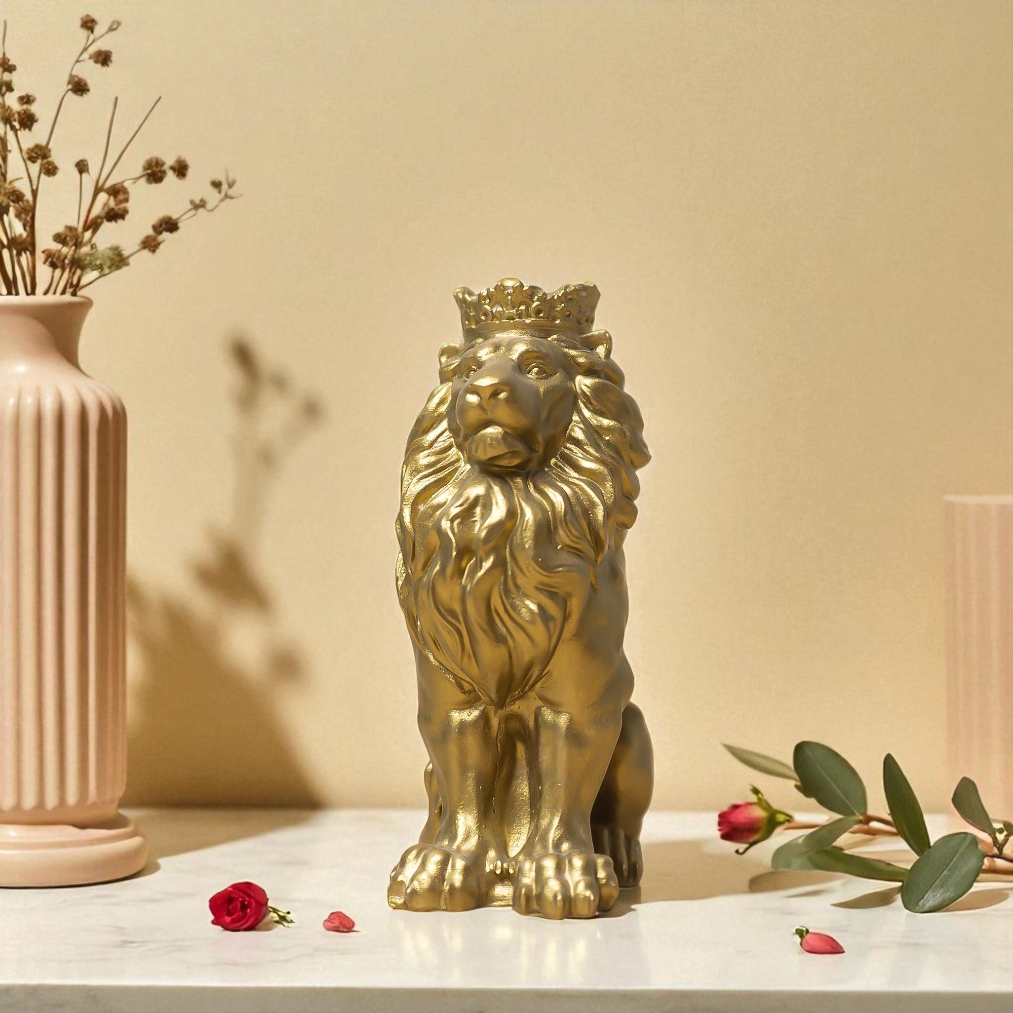 Regal Lion Showpiece